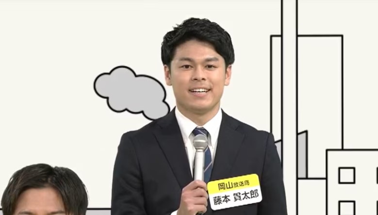 「どーも、NHK」で自己紹介する藤本貫太郎アナ