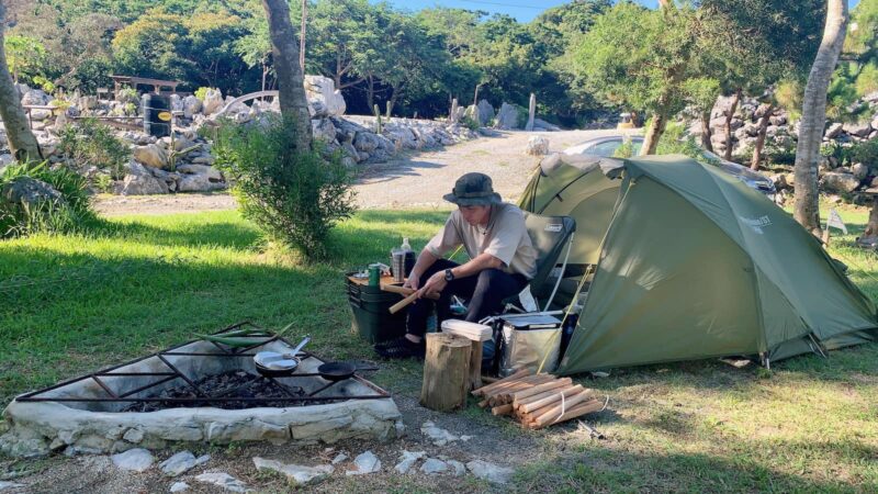 ソロキャンプにハマったOTV沖縄テレビ放送のアナウンサー、大城良太アナ
