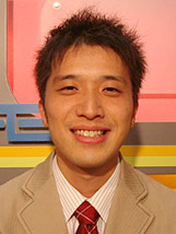 TBC東北放送の男性アナウンサー、飯野雅人（いいのまさと）アナの激励賞受賞時の写真