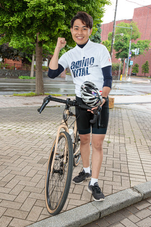 江上太悟郎アナ自転車キャラバンでの写真