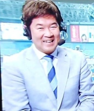 NHKの男性アナウンサー、宮田貴行アナ（茶髪）