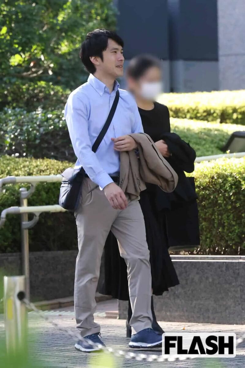 NHK東京アナウンス室の金子峻アナが家庭裁判所へ向かう画像